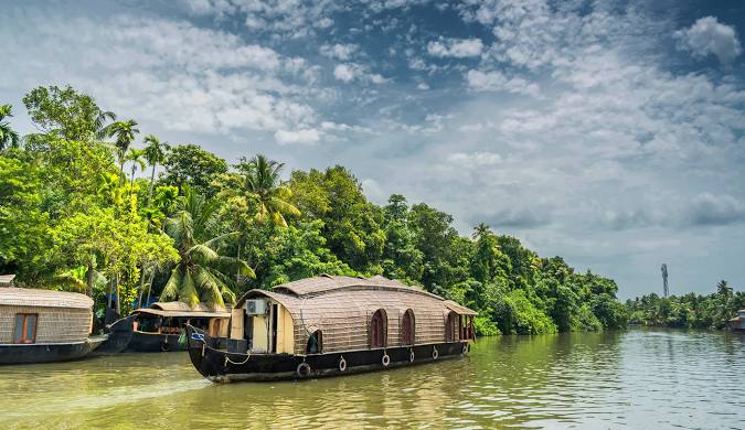 https://okayindia.co.in/staging/uploads/Kerala tour packages